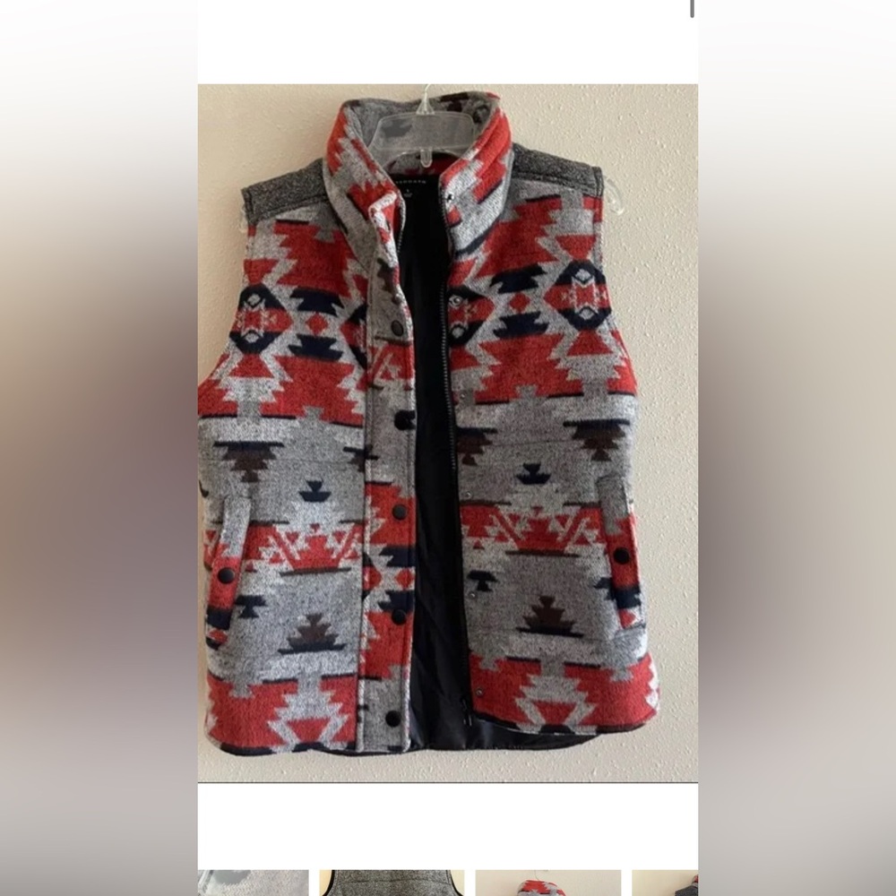 Staccato Red and Gray Patterned Vest - Picture 3 of 3